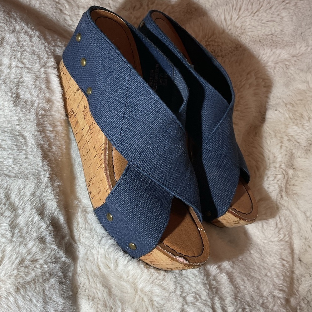 Crown Vintage Wedge Sandal - Picture 2 of 6
